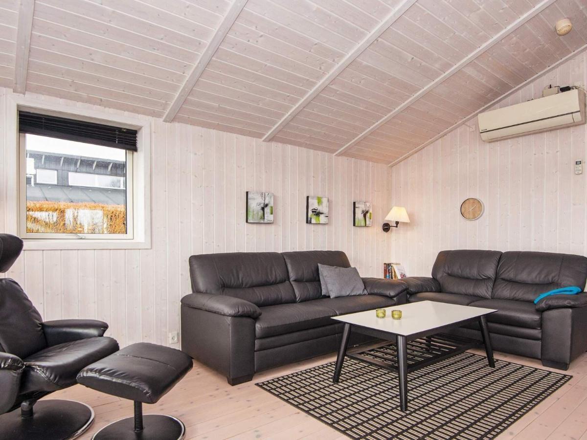 Three-Bedroom Holiday Home In Juelsminde 18 Sonderby  Экстерьер фото