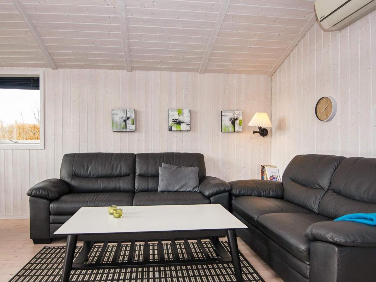 Three-Bedroom Holiday Home In Juelsminde 18 Sonderby  Экстерьер фото