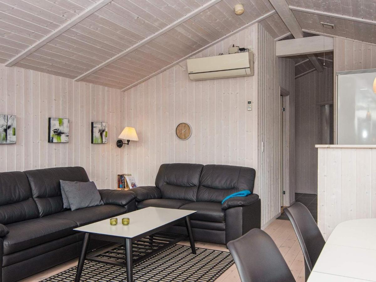 Three-Bedroom Holiday Home In Juelsminde 18 Sonderby  Экстерьер фото
